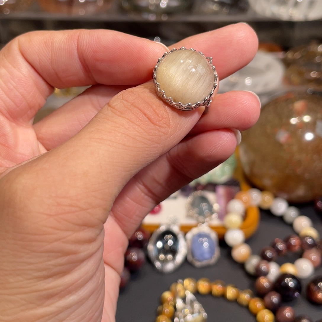 未镶嵌手镯水晶1