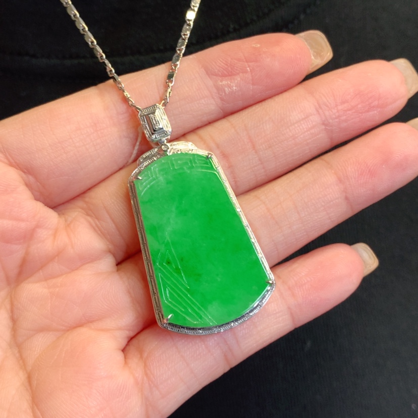 【闪购商品】翡翠18K金镶嵌吊坠(赠链)平安无事