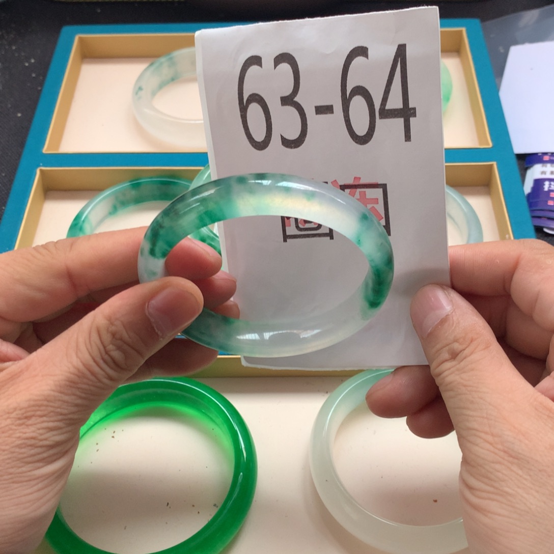 1石英岩玉手镯手镯