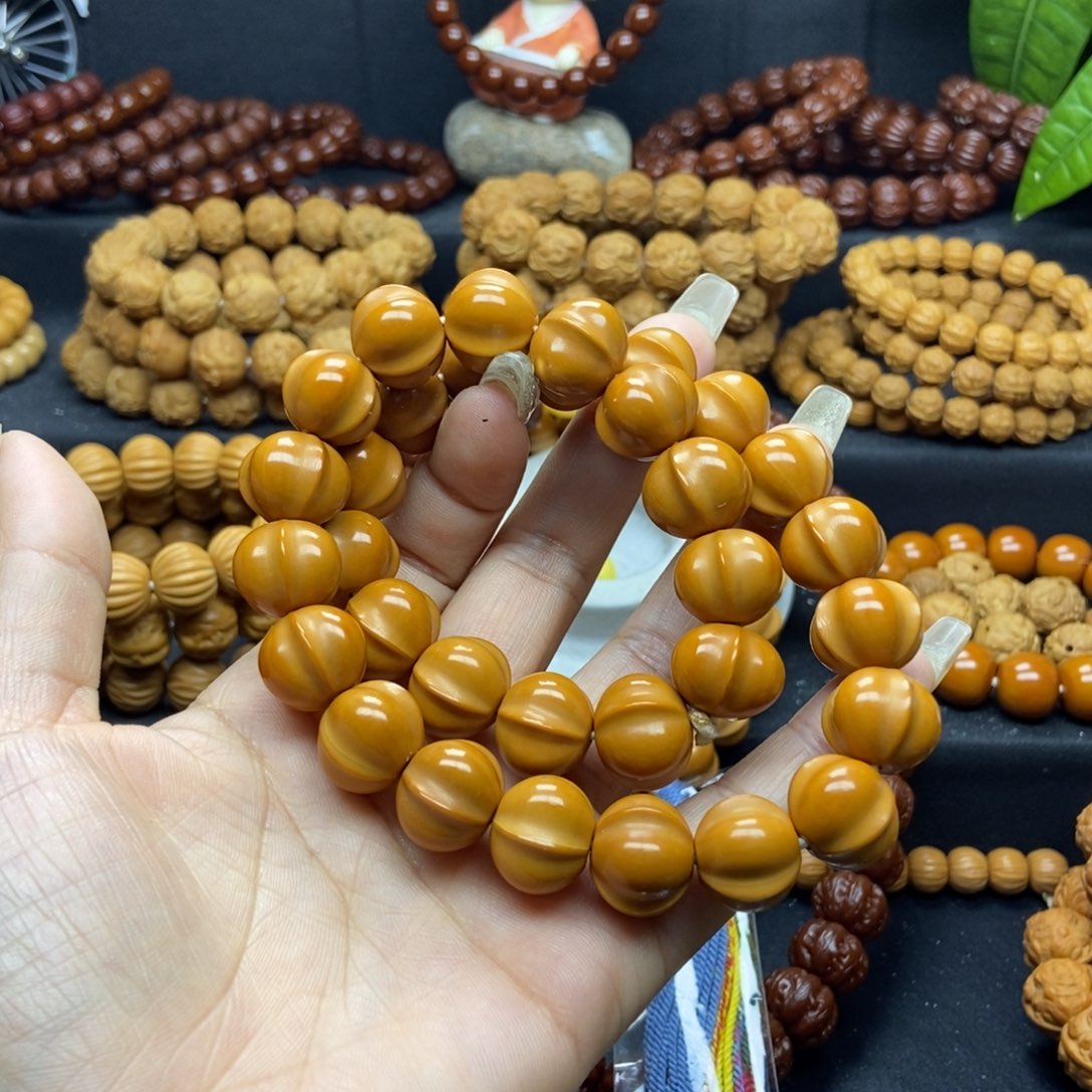 猴头核桃手串T****糖鲨鱼手持