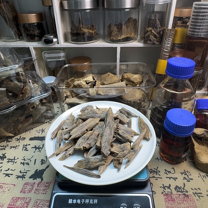 绿奇楠油叶子块料133克