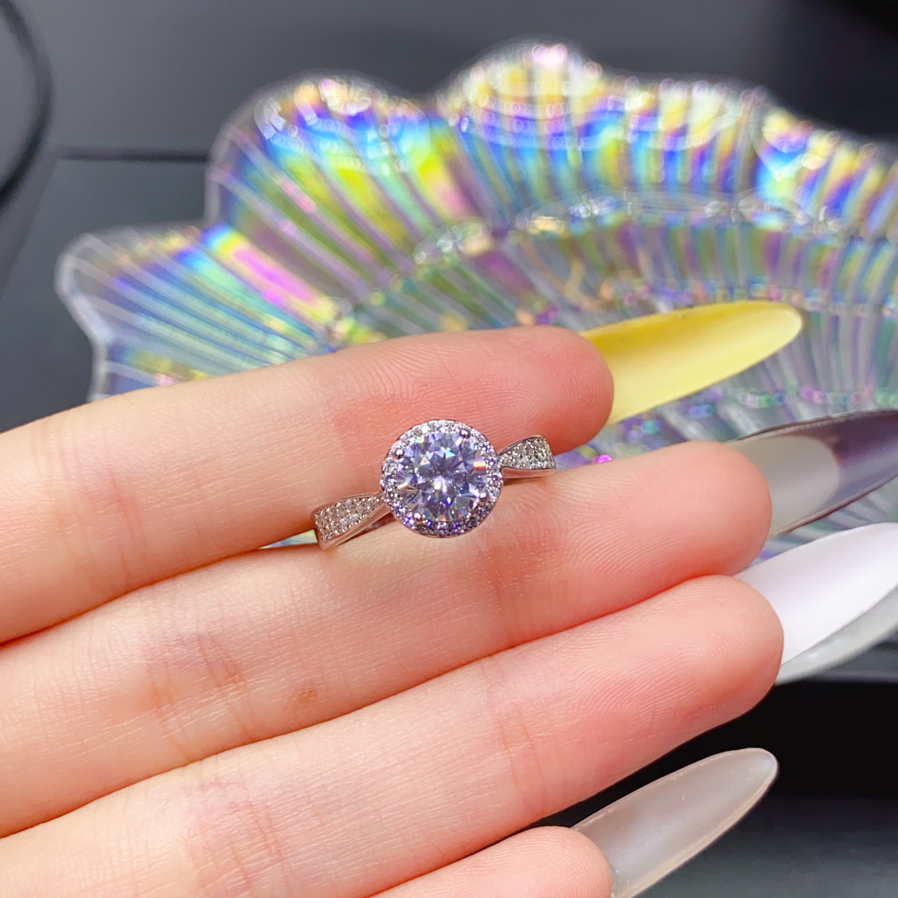 925银莫桑石戒指 银制品【燕尾圆包】0.5-1克拉莫桑时尚戒指