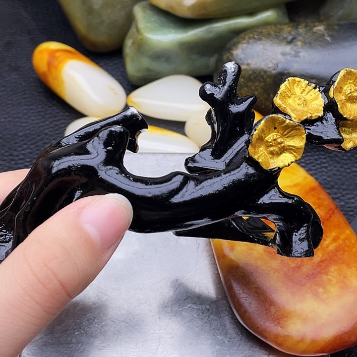 和田玉未镶嵌车挂