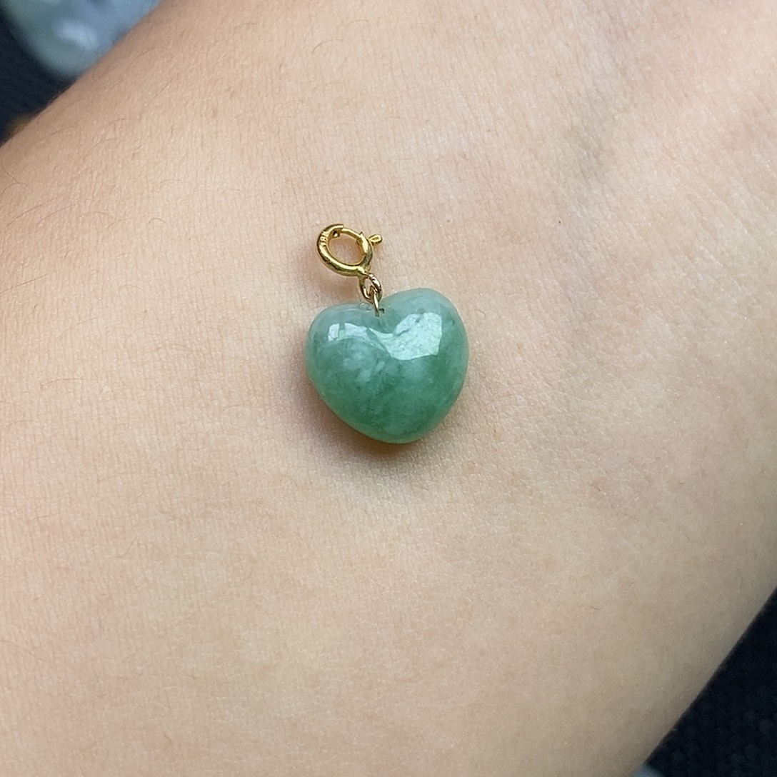 翡翠18K金镶嵌颈饰爱心