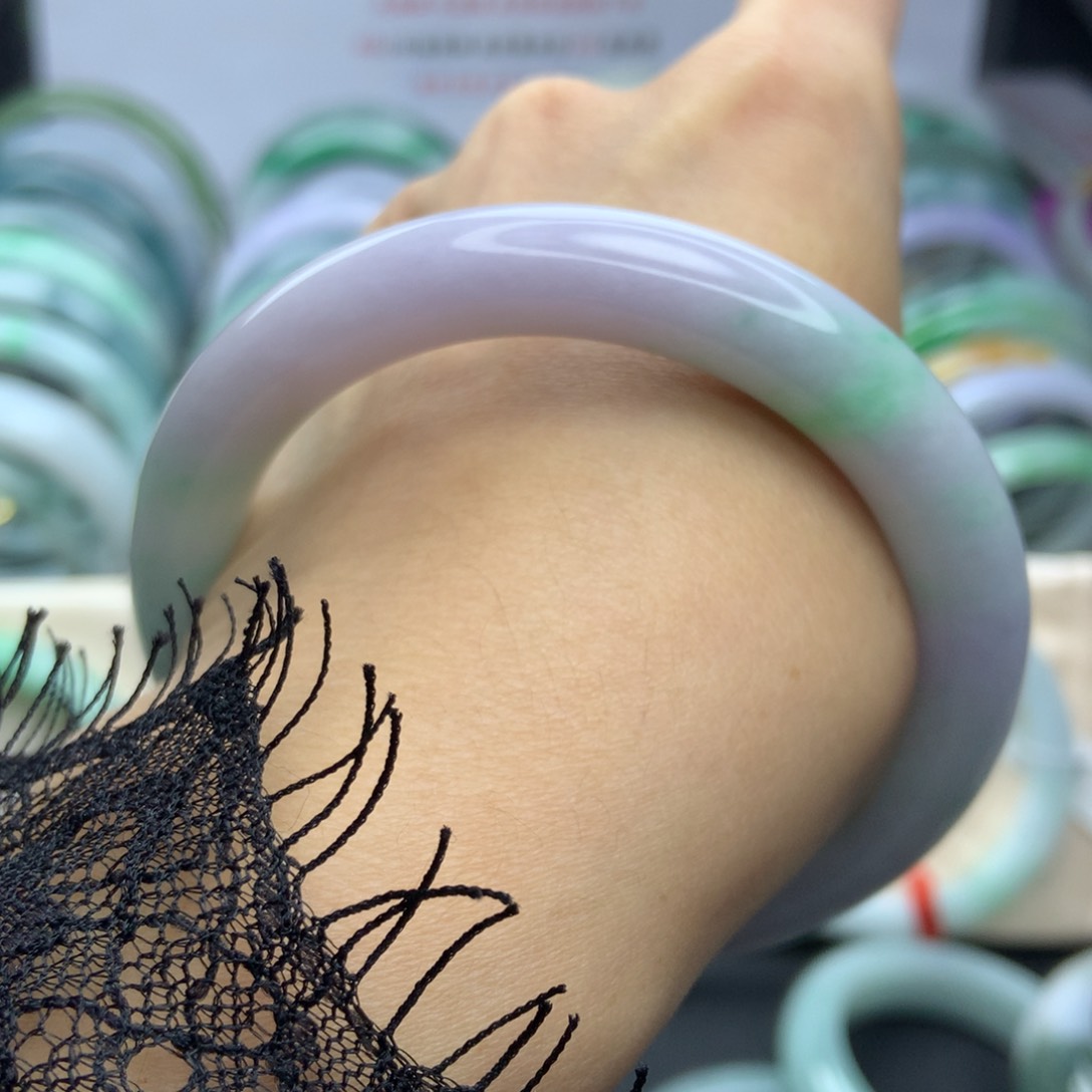 翡翠手镯未镶嵌60.9圈口