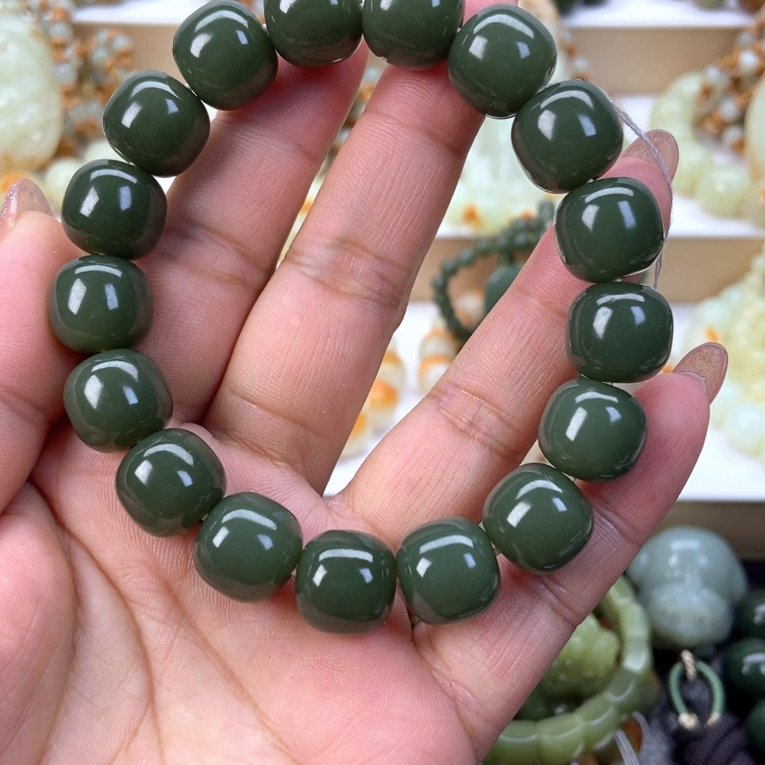 透闪石质玉手串未镶嵌芭*