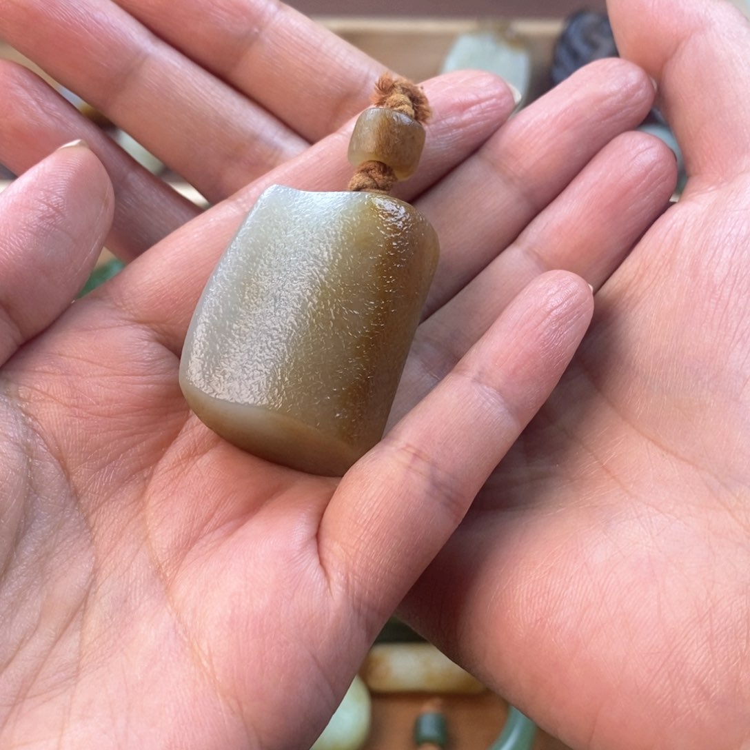 和田玉（糖玉）颈饰未镶嵌一****