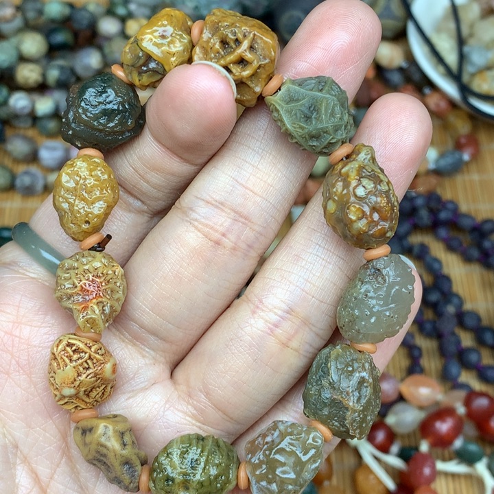 玛瑙/玉髓珠宝半成品未镶嵌云****゜