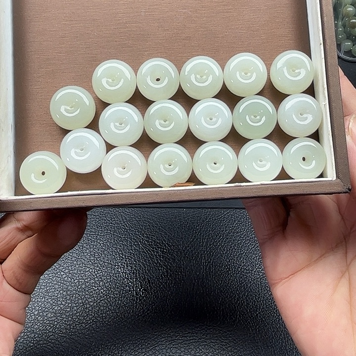 和田玉未镶嵌颈饰新疆和田玉且末钢板料平安扣吊坠多样性发一