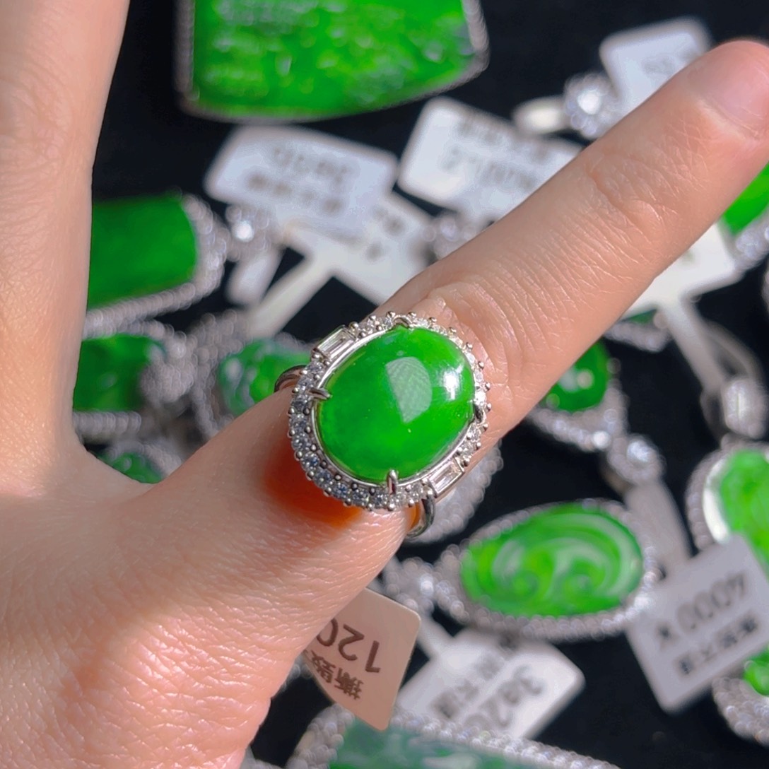 翡翠银S925镶嵌颈饰蛋面