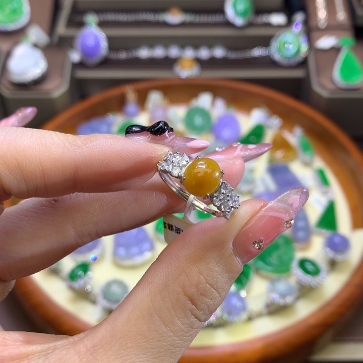 翡翠颈饰银S925镶嵌翡翠吊坠