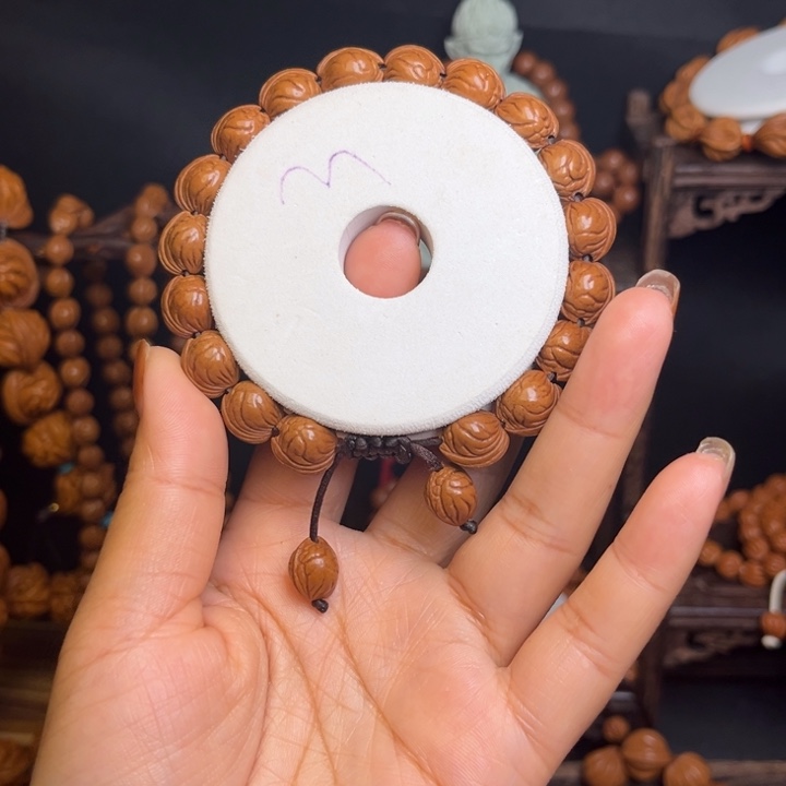 手串桃核小龙纹手串