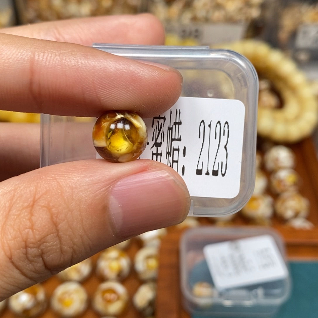 蜜蜡未镶嵌珠宝奇石2123