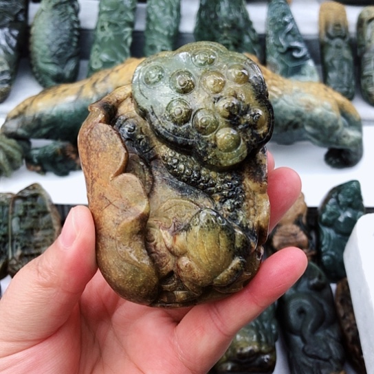 未镶嵌岫岩河磨玉（透闪石质玉）把件啊*