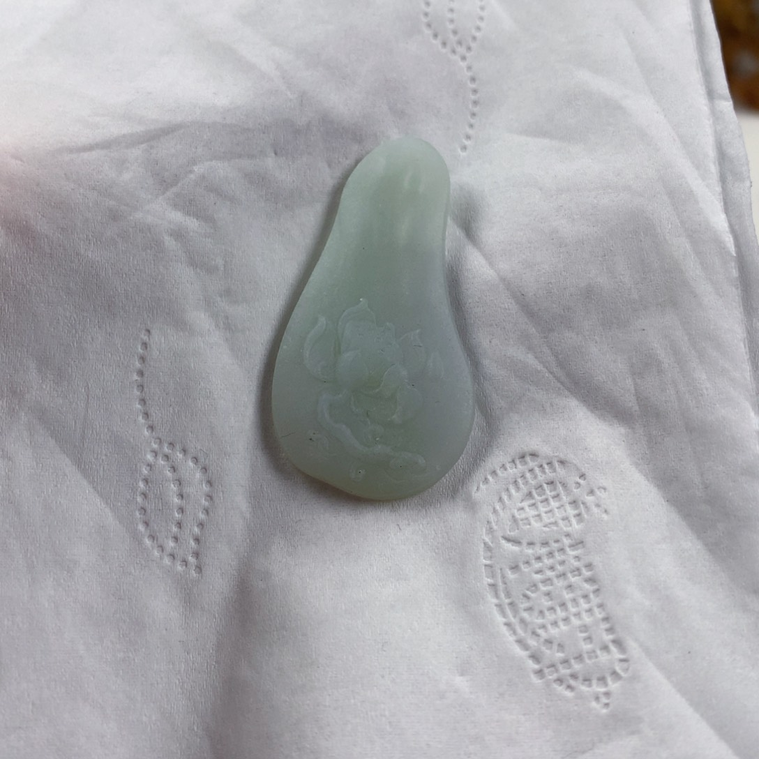 定制翡翠未镶嵌莲蓬 毛货 无鉴赏期