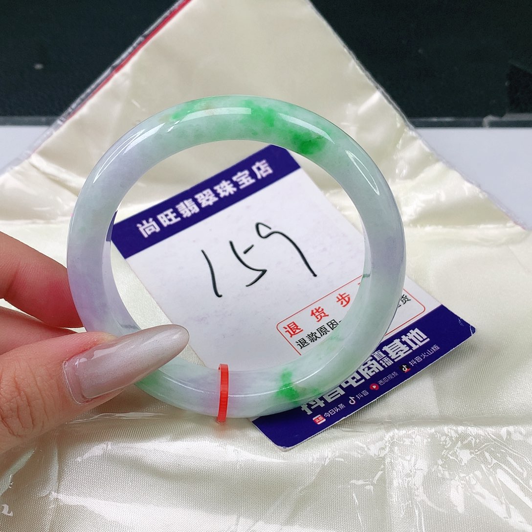 翡翠手镯未镶嵌翡翠12