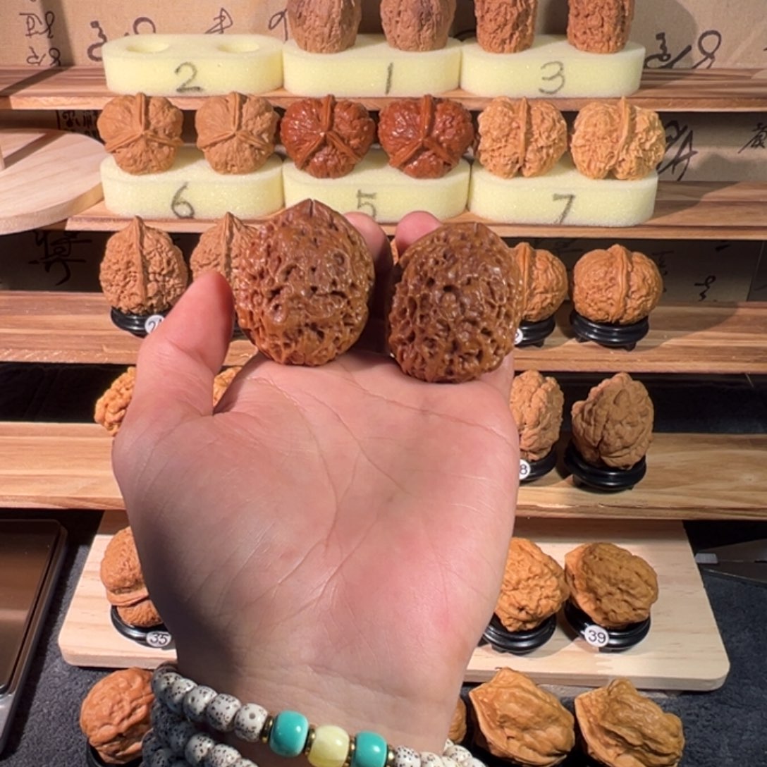 z***x文玩铁盒46尺寸68克重