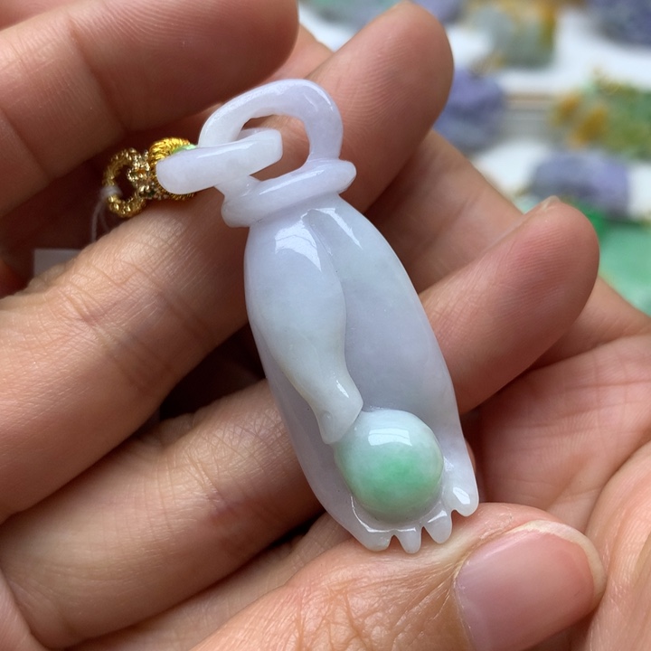 翡翠颈饰未镶嵌翡翠