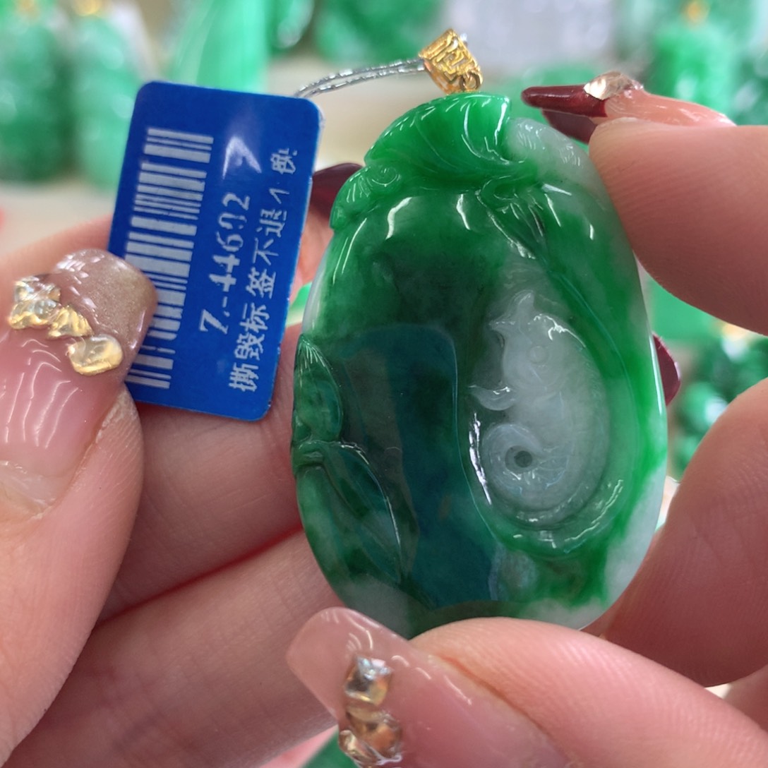 翡翠吊坠(不含链)18K金镶嵌