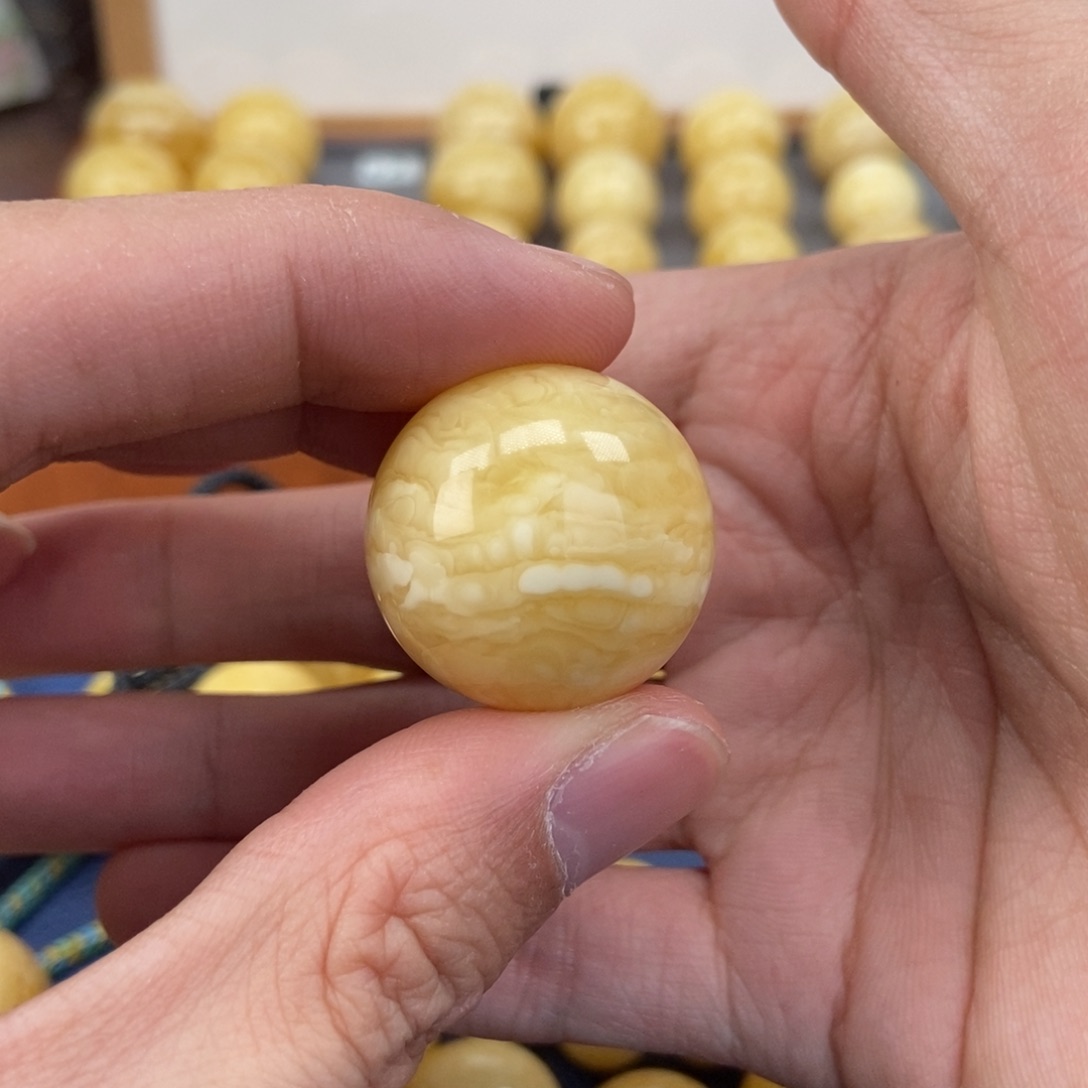 流***丈琥珀未镶嵌裸石蜜蜡