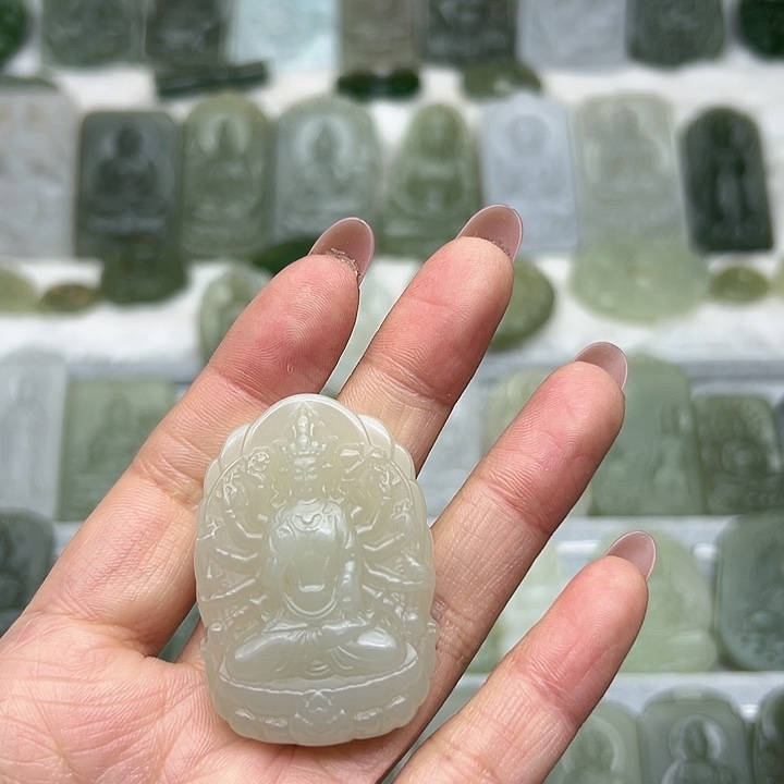 和田玉颈饰未镶嵌花****人