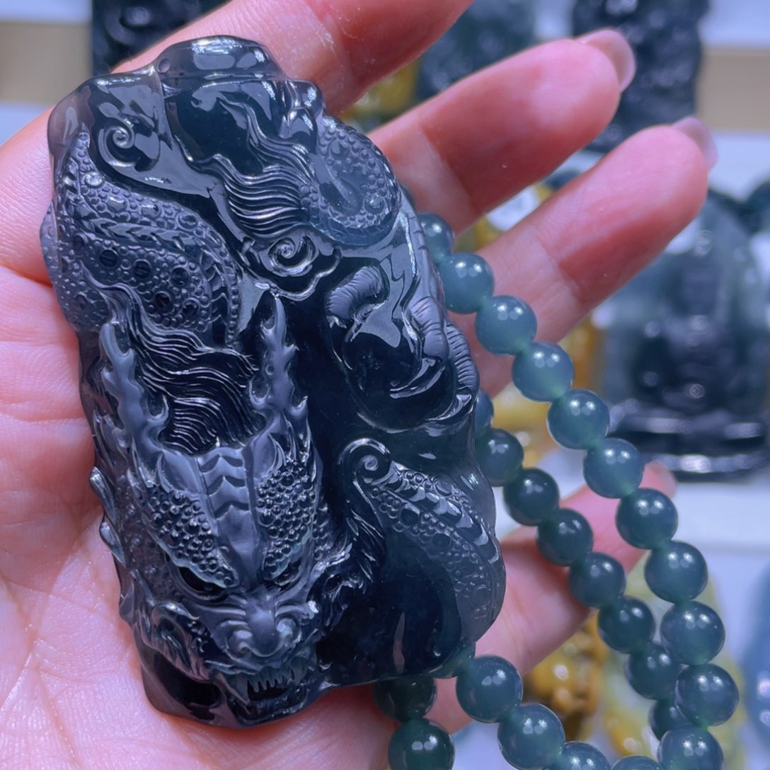 翡翠颈饰未镶嵌想***乐