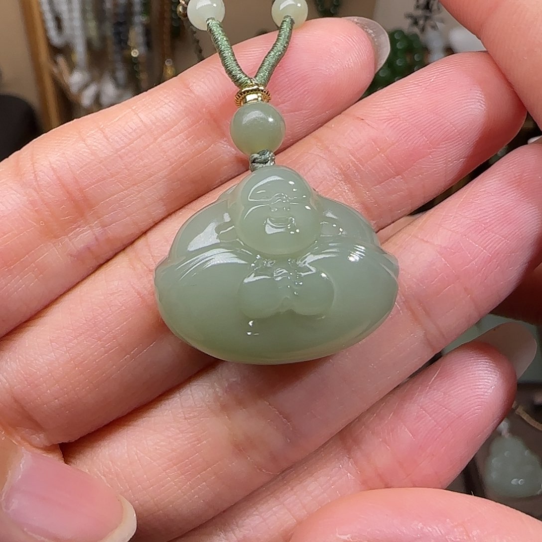 和田玉颈饰未镶嵌微包容