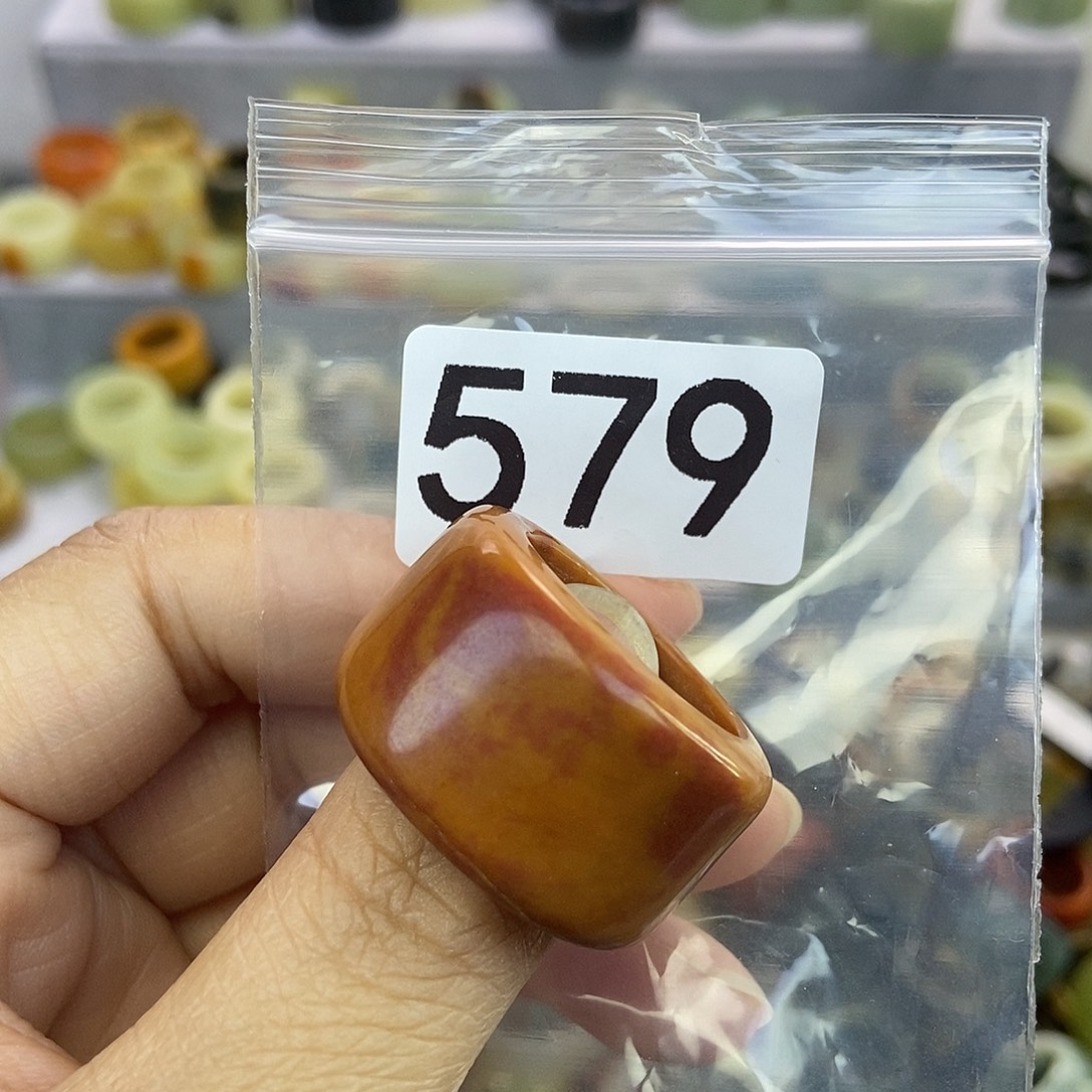 如***意蛇纹石玉未镶嵌戒指