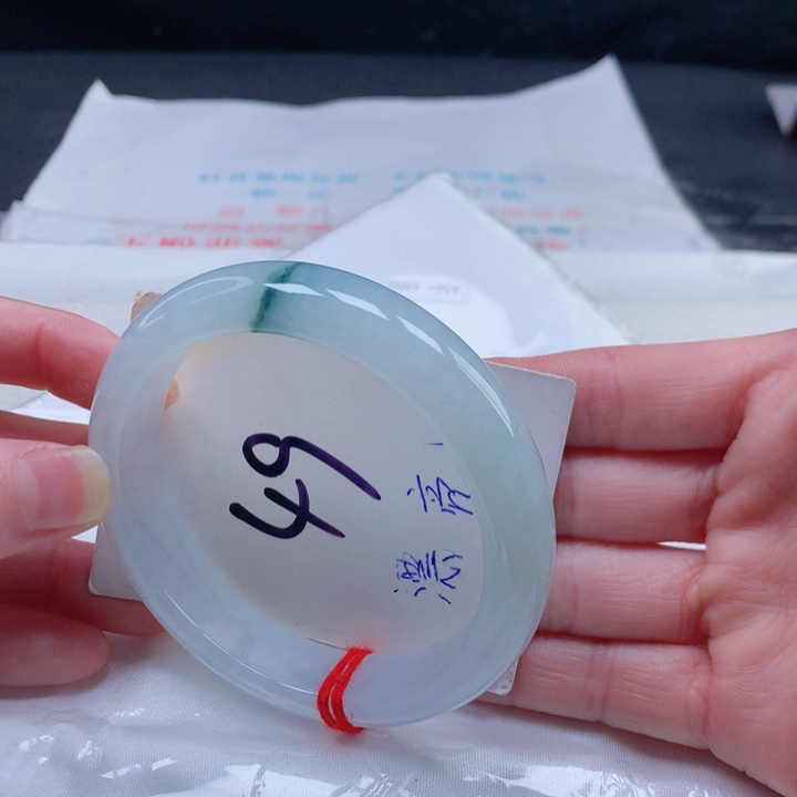 翡翠手镯未镶嵌5657565756575657