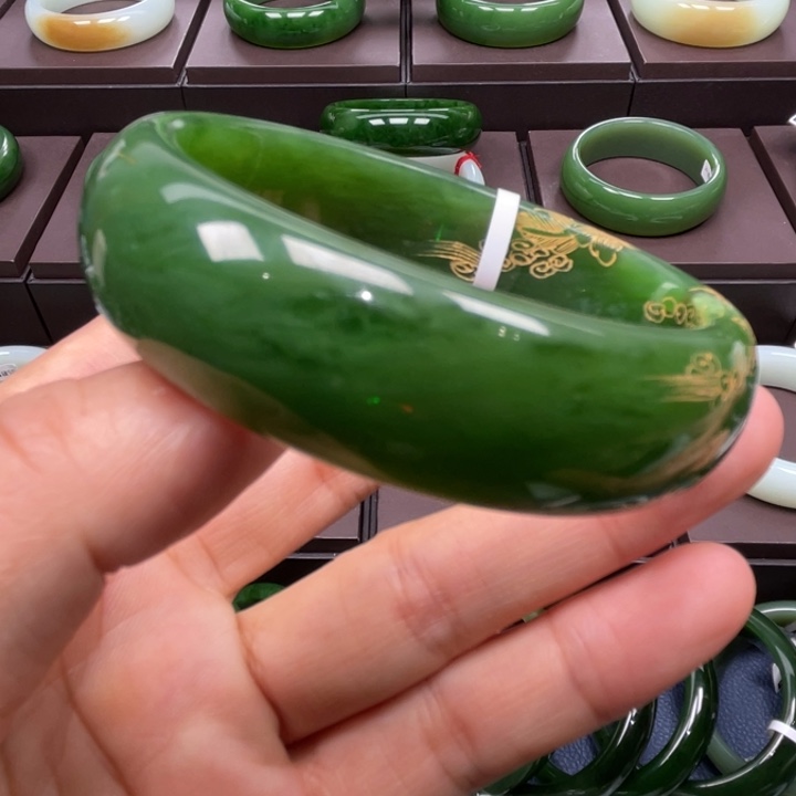 和田玉未镶嵌手镯