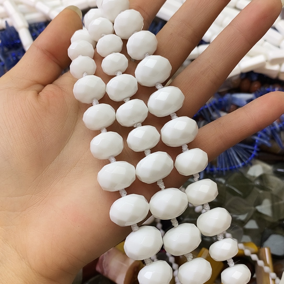 玛瑙/玉髓未镶嵌珠宝半成品瓷白塔链一条