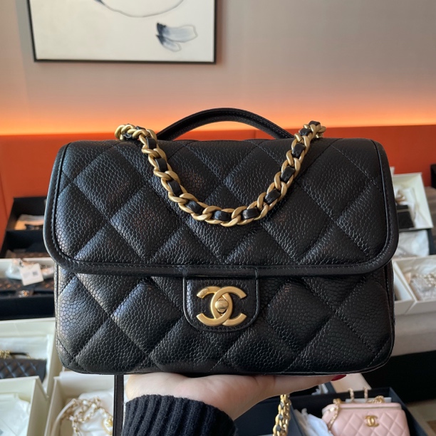 99新 Chanel/香奈儿  元旦盛典25A 黑金荔枝纹牛邮差双肩包小香风