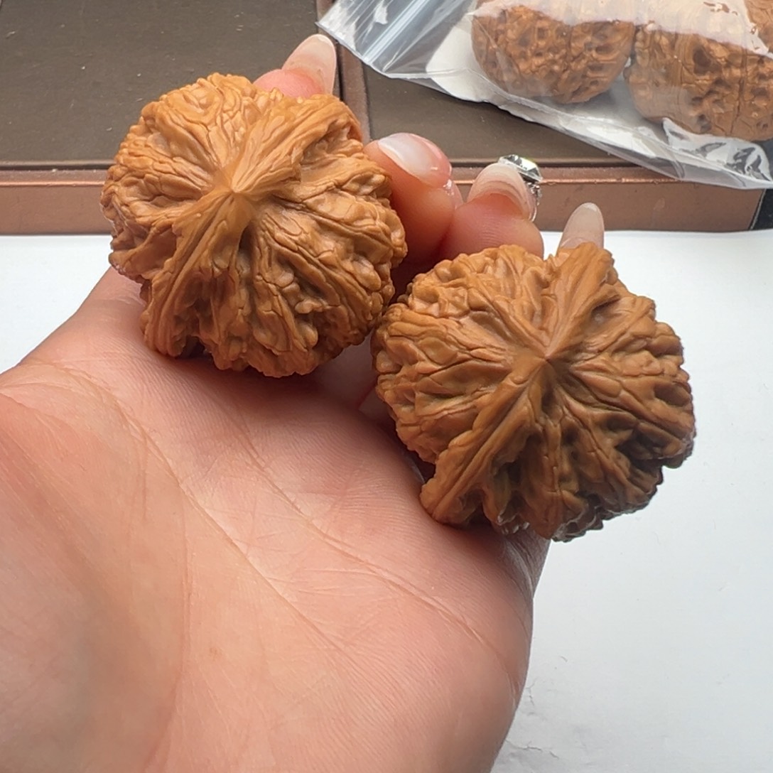 文玩核桃把件红锦鲤40丽