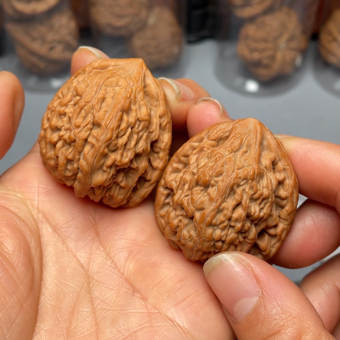 【闪购商品】文玩核桃吊坠虎头王………