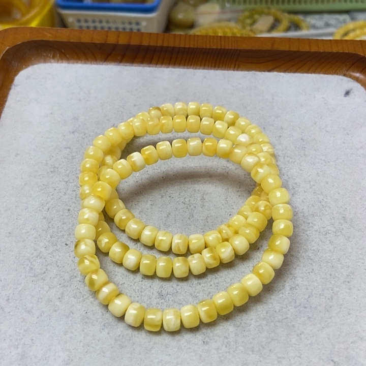 蜜蜡未镶嵌裸石多样性发货其一