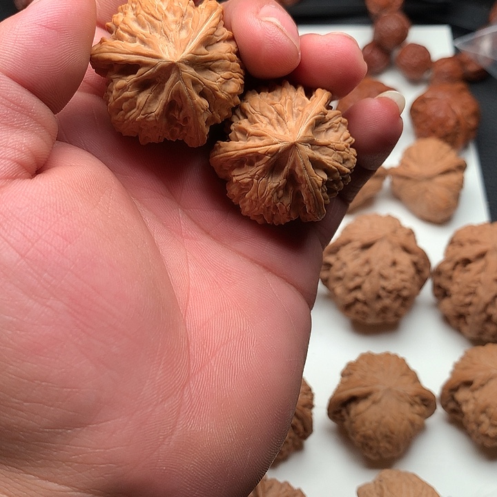 把件文玩核桃精品玉龙粗筋三棱