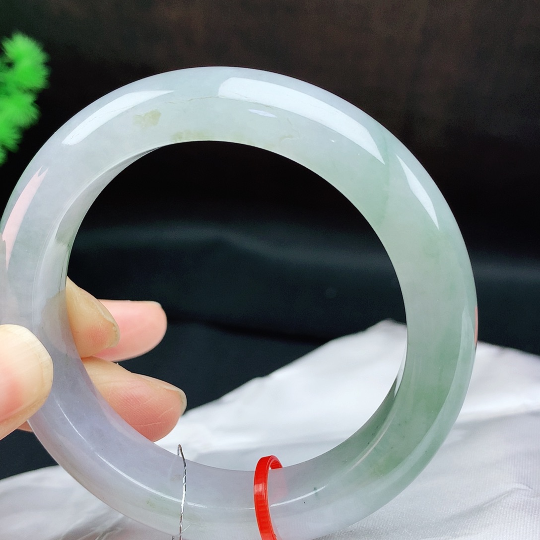 翡翠手镯未镶嵌55圈