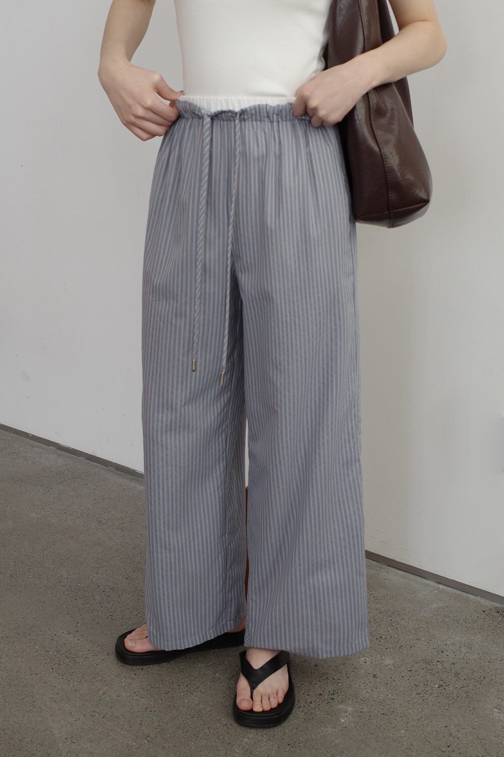 西装裤灰色有尺码很垂坠  