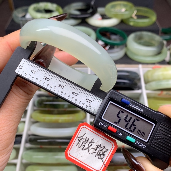 蛇纹石玉未镶嵌手镯915