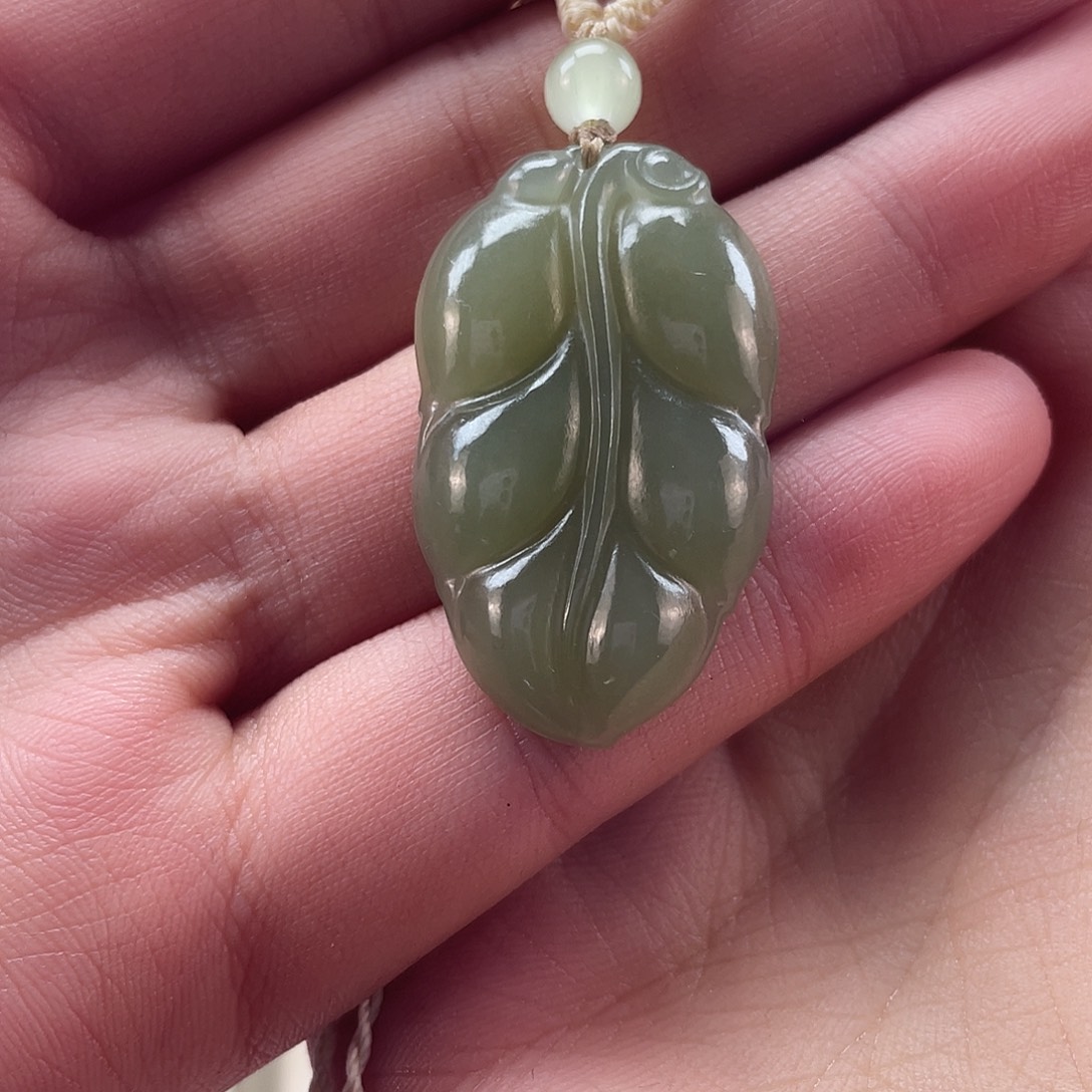 龙***凤和田玉未镶嵌颈饰