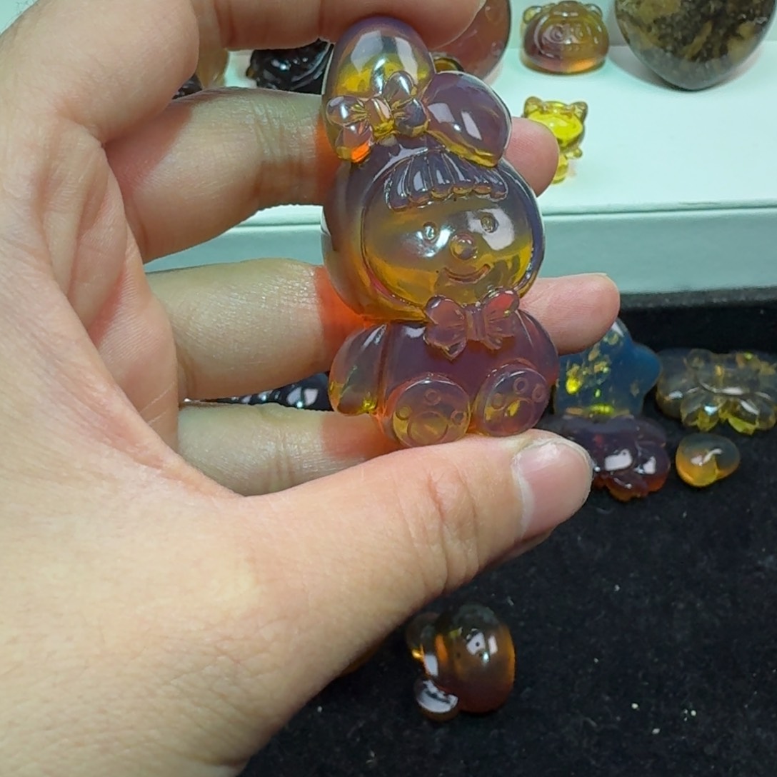 琥珀颈饰未镶嵌琥珀