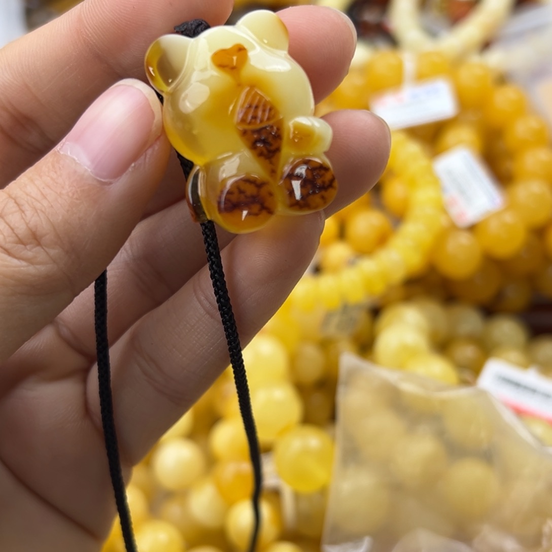 琥珀珠宝奇石未镶嵌