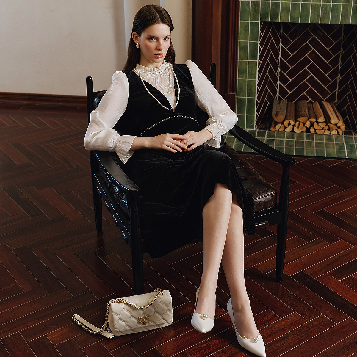 【晨粉专享价】珂莱蒂尔假两件灯笼袖木耳边丝绒优雅气质收腰连衣裙