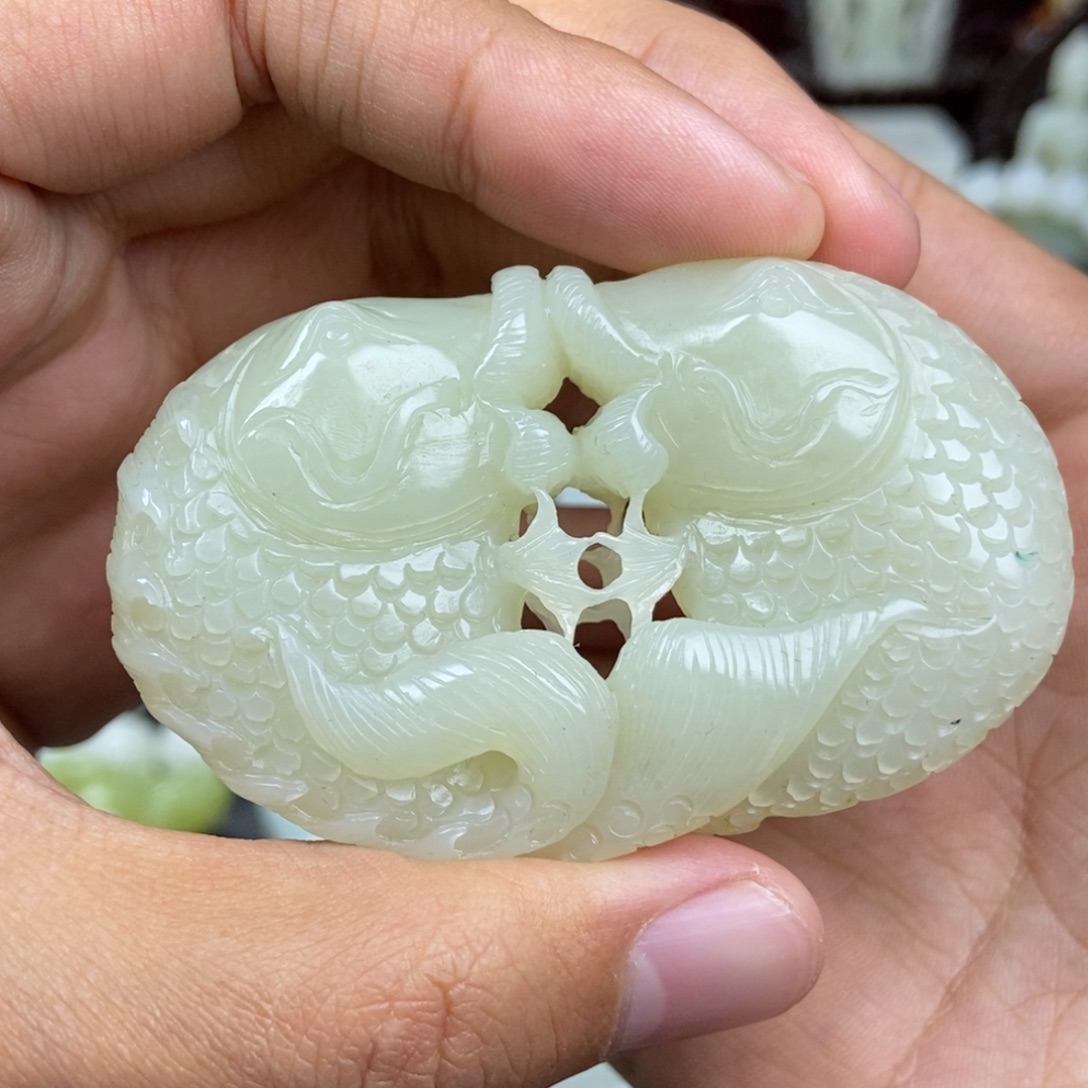 和田玉未镶嵌把件