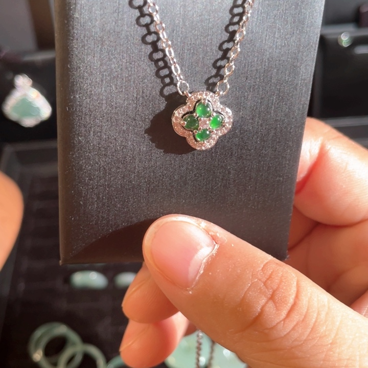 翡翠合金颈饰天然