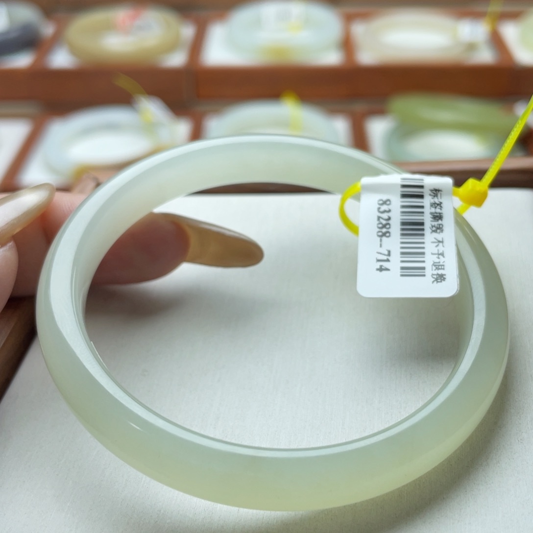 【闪购商品】和田玉手镯未镶嵌5657