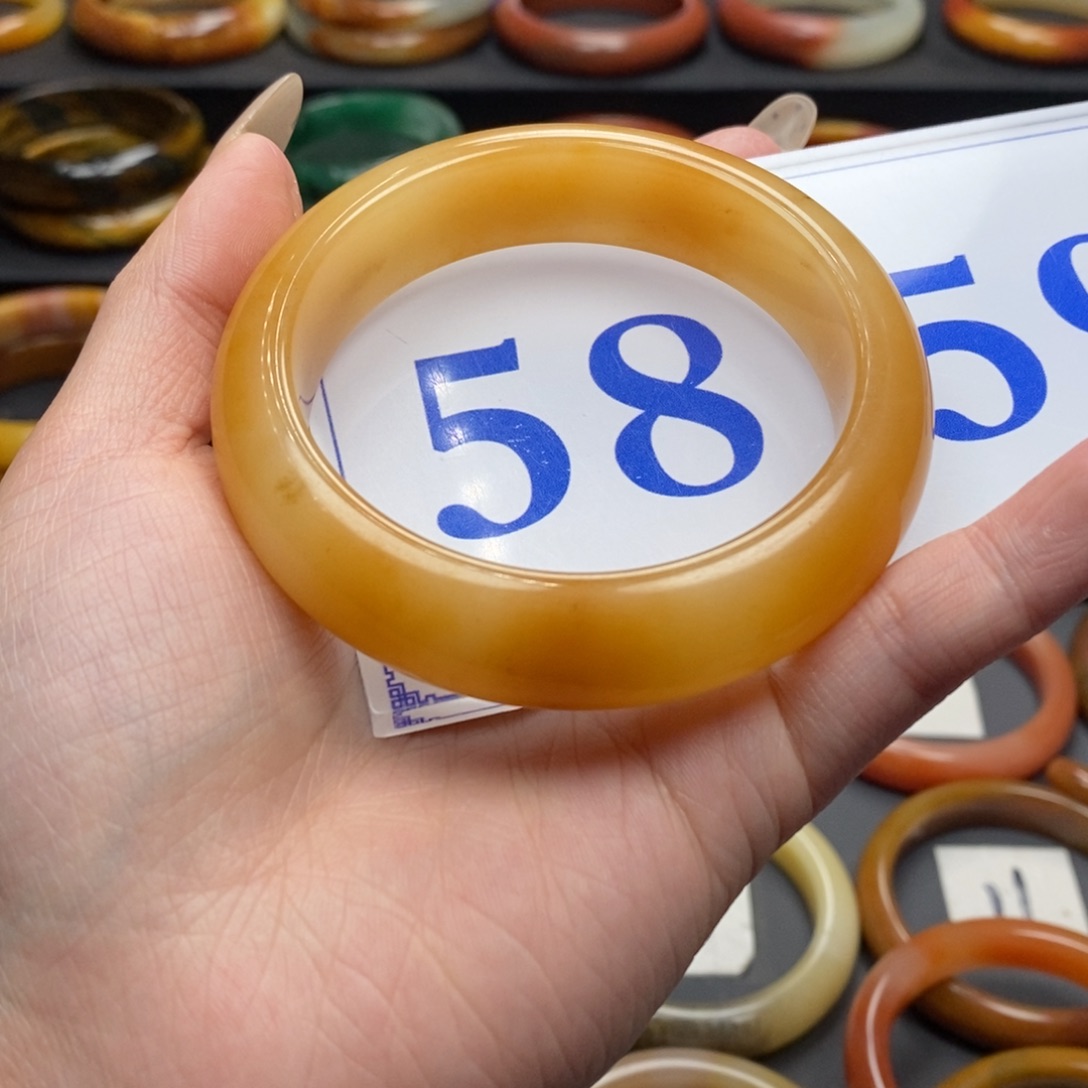 石英质玉（黄龙玉）手镯未镶嵌