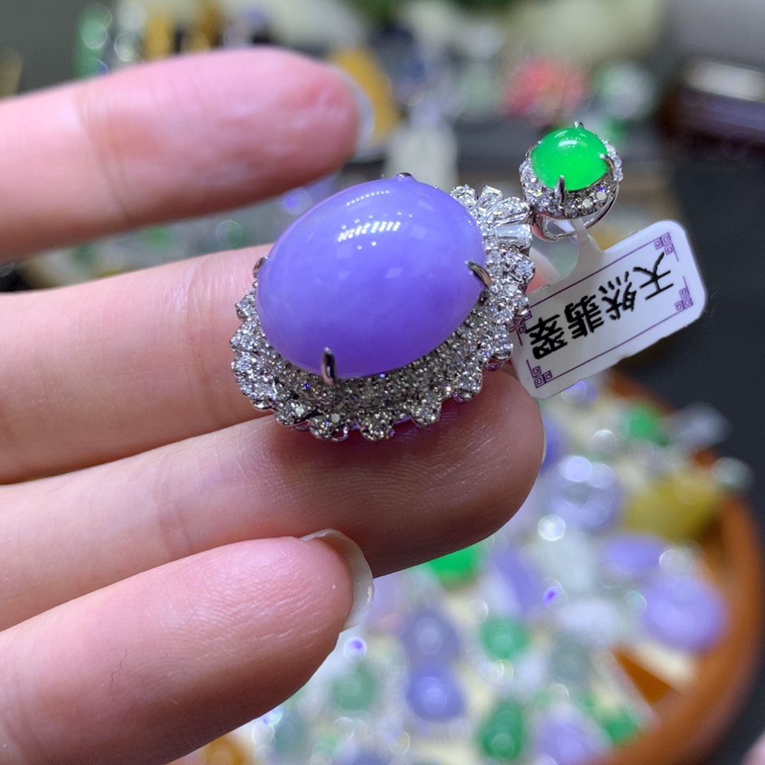 翡翠颈饰18K金镶嵌翡翠吊坠项链