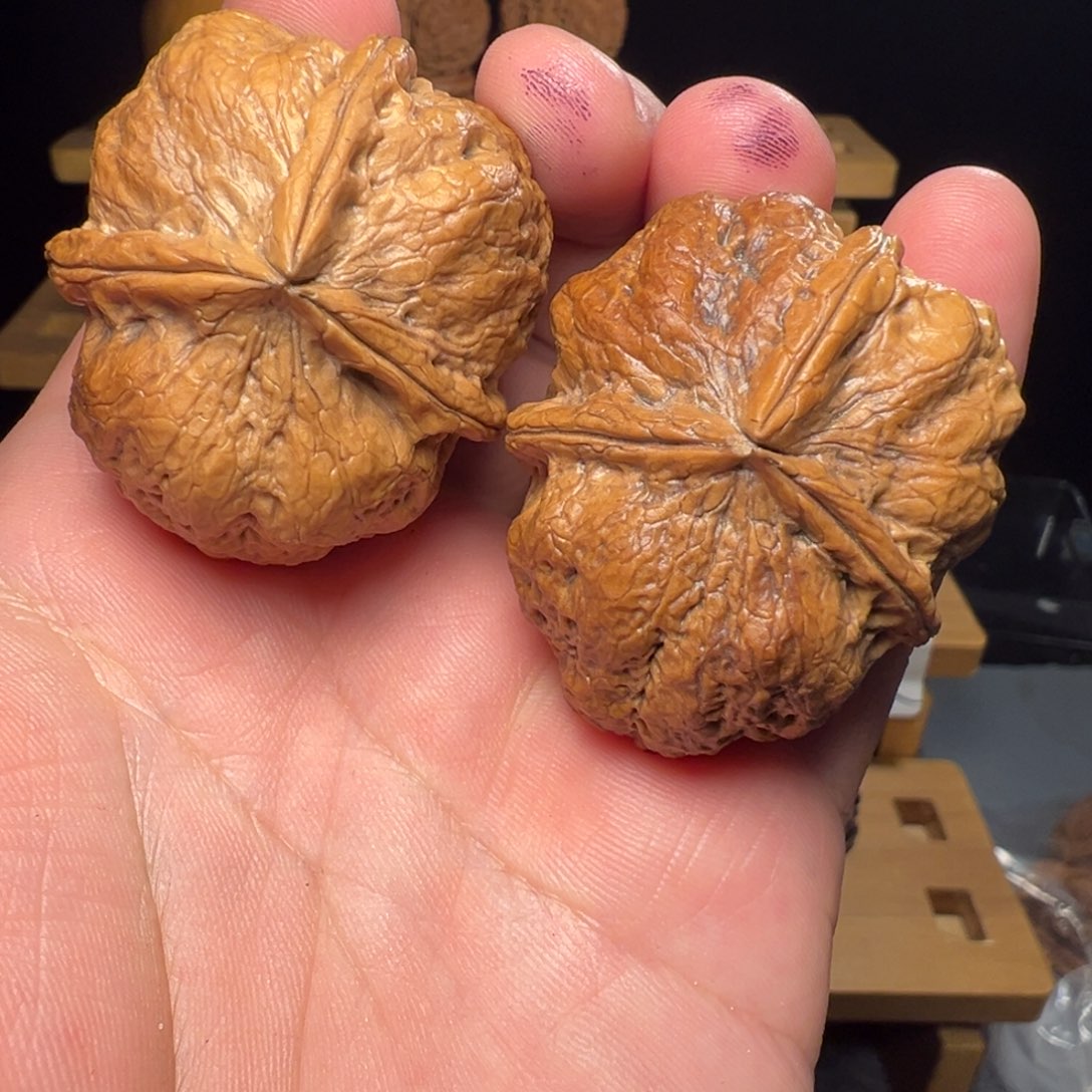 吊坠文玩核桃七星岩三棱44mm