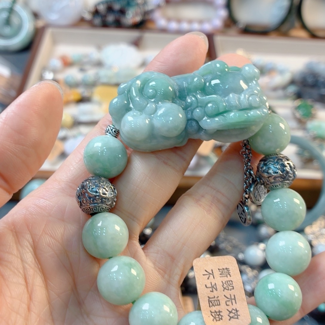 ****翡翠未镶嵌颈饰手串